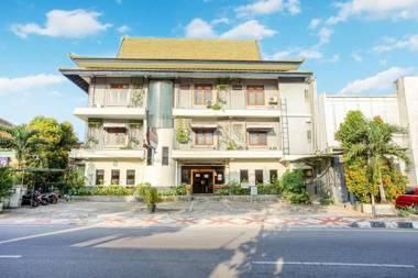 OYO 3819 Hotel Winotosastro
