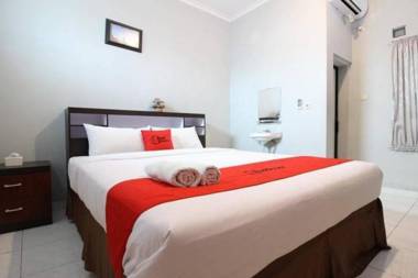 RedDoorz Plus @ Hotel Star 88