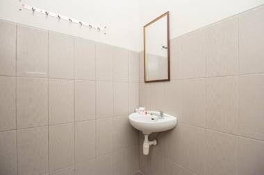 OYO 1061 Aliya Homestay