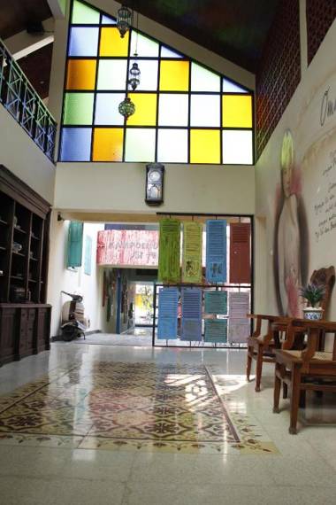 Omah Njonja Bed & Brasserie