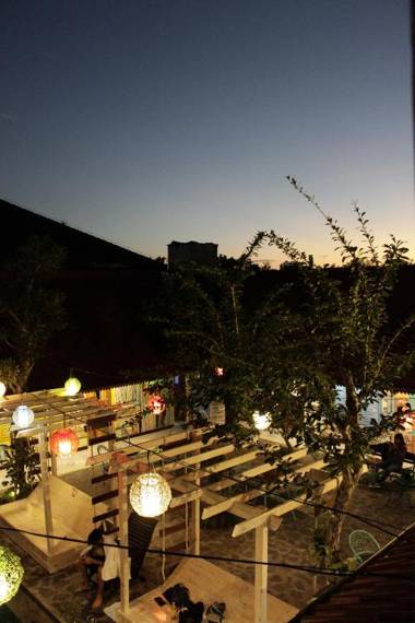 Omah Njonja Bed & Brasserie