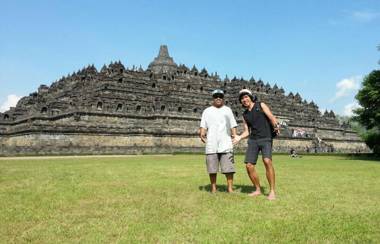 "NOMORE" Gallery and Guesthouse