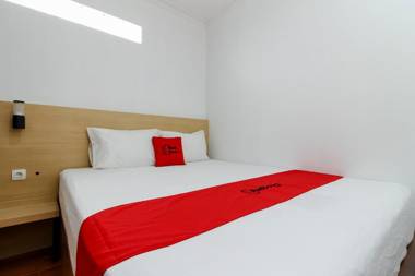 RedDoorz Plus near Jogja Kembali Monument