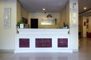 RedDoorz Syariah At Wijaya Imperial Hotel