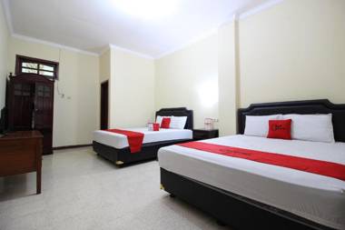 RedDoorz @ Mantrijeron 2