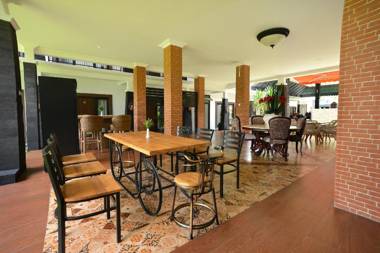 OYO 611 The Edwin Syariah