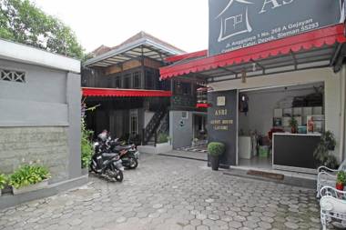 RedDoorz near Terminal Condong Catur