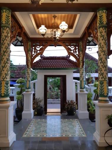 Rumah Jawa Guest House (Syariah)