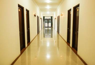 RedDoorz Syariah At Namira Hotel