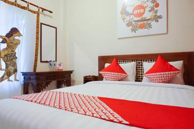 Vaccinated Staff - OYO 408 Graha Vege Jawi Syariah