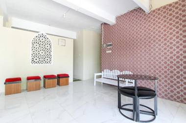 RedDoorz near Jogja Kembali Monument 3