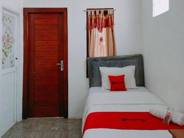 RedDoorz Syariah At Elga Sastro Inn Malioboro