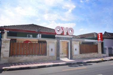 Vaccinated Staff - OYO 1046 Omah Pathok