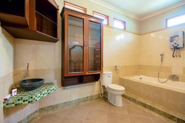 OYO 1195 The Doctor's Guest House Syariah