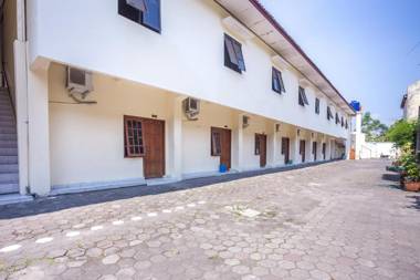 RedDoorz near XT Square 2