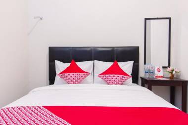 Vaccinated Staff - OYO 1718 Homestay Wak Gobenk