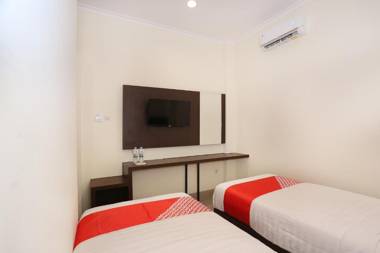 Vaccinated Staff - OYO 1626 Alena Residence