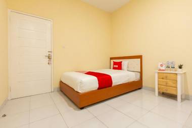 OYO 2008 Sellinas Family Residence Syariah