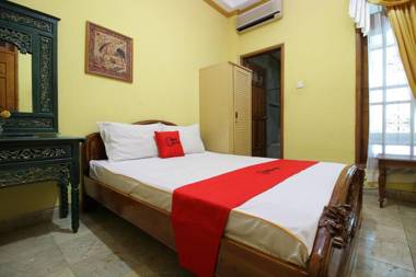 RedDoorz Plus near Galeria Mall