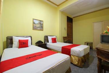 RedDoorz Plus near Galeria Mall