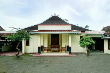 SPOT ON 2653 Omah Mbah Lurah Syariah