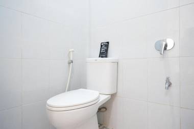 RedDoorz near Padang Golf Adisucipto