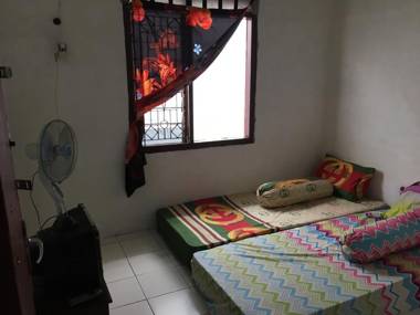 Tambak Bayan Guesthouse