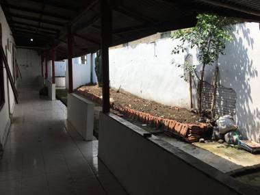 Tambak Bayan Guesthouse