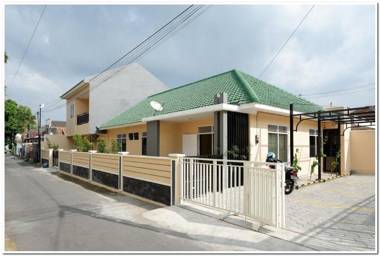 RedDoorz near Gejayan 3