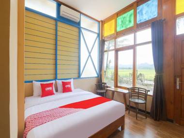 OYO 90189 Roemah Kayoe