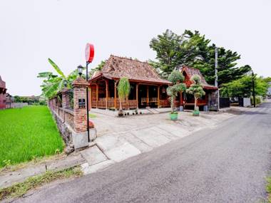 OYO 90265 Cempoko Mulyo Homestay Syariah