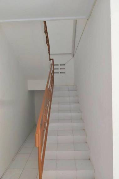 RedDoorz near GOR UNY