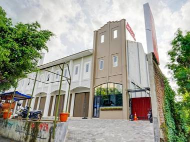 OYO 90778 River inn Malioboro