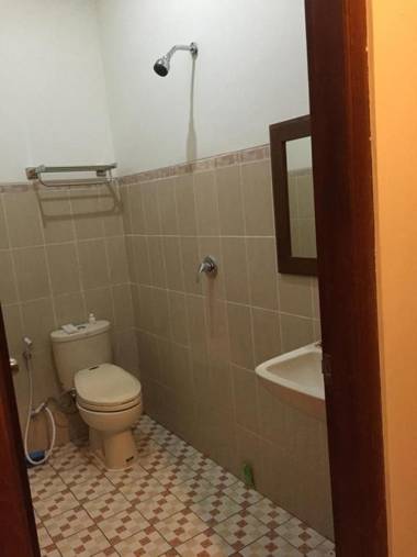 Adiputra Guesthouse Tata Bumi