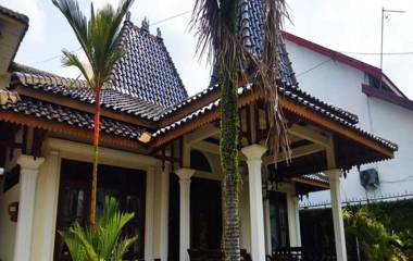 Griya Joglo Kaliurang - Small House