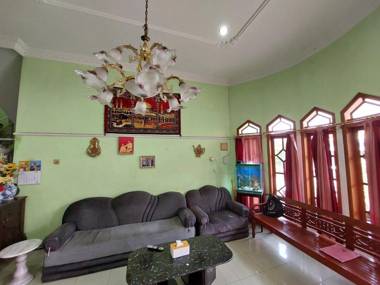 HOMESTAY RACHMAD HOMESTAY WARUNGBOTO - Deluxe Room