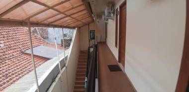 OYO 91264 Homestay Ngasem 83