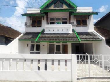Simply Homy Guest House Gembiraloka