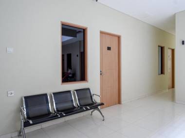 RedDoorz near Exit Tol Banyumanik 2