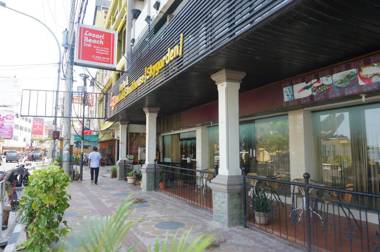 Losari Beach Inn Makassar