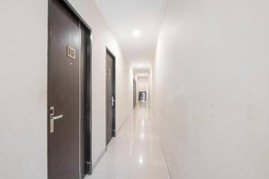 RedDoorz Plus At Grand Pacifik Hotel Makassar