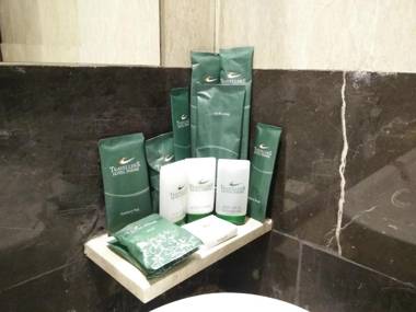 Travellers Hotel Phinisi