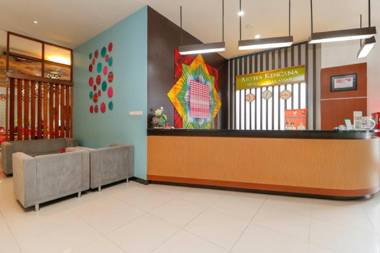 RedDoorz Plus near Pantai Losari