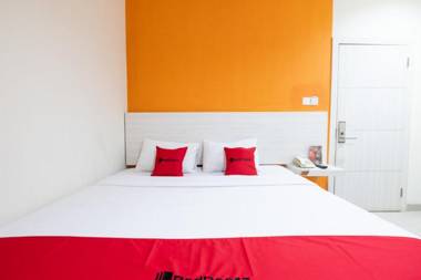 RedDoorz Plus @ Hotel Alden Makassar