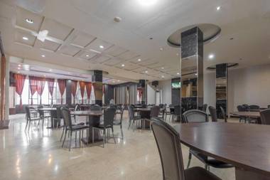 OYO 1081 Allson City Hotel Makassar