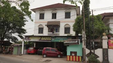 OYO 1906 Zhafira Guest House Syariah