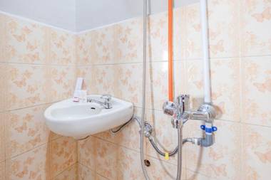 OYO 1906 Zhafira Guest House Syariah