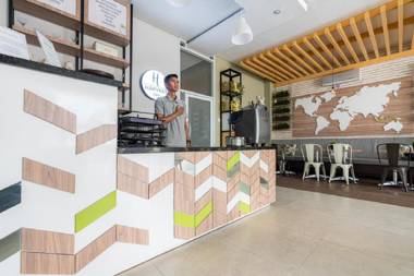 RedDoorz Plus at Harvest Inn Panakkukang