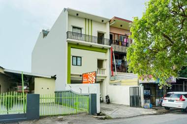 OYO 91182 Kos'ta Homestay Makassar