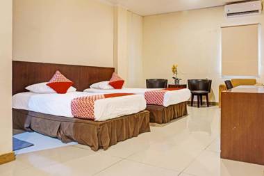 Collection O 91414 Hotel Marina Beach